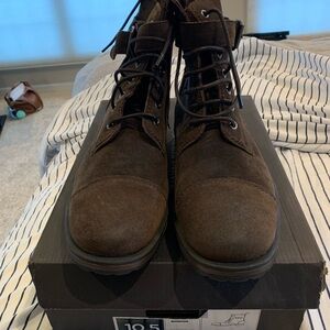 Banana Republic Men’s Brown Suede Boots (Upper Leather) New in Box Size 10.5